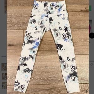 Womens Atheleta Elation Peony 7/8 leggings in sz small